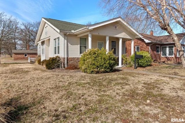 $125,000 | 221 South 10th Street, Herrin, IL 62948