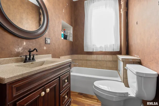 $125,000 | 221 South 10th Street, Herrin, IL 62948