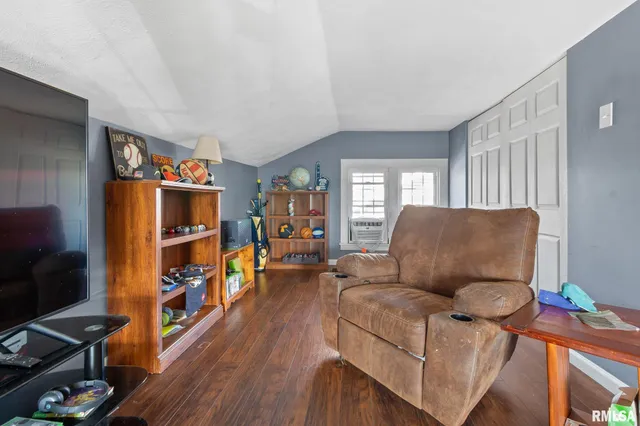 $125,000 | 221 South 10th Street, Herrin, IL 62948