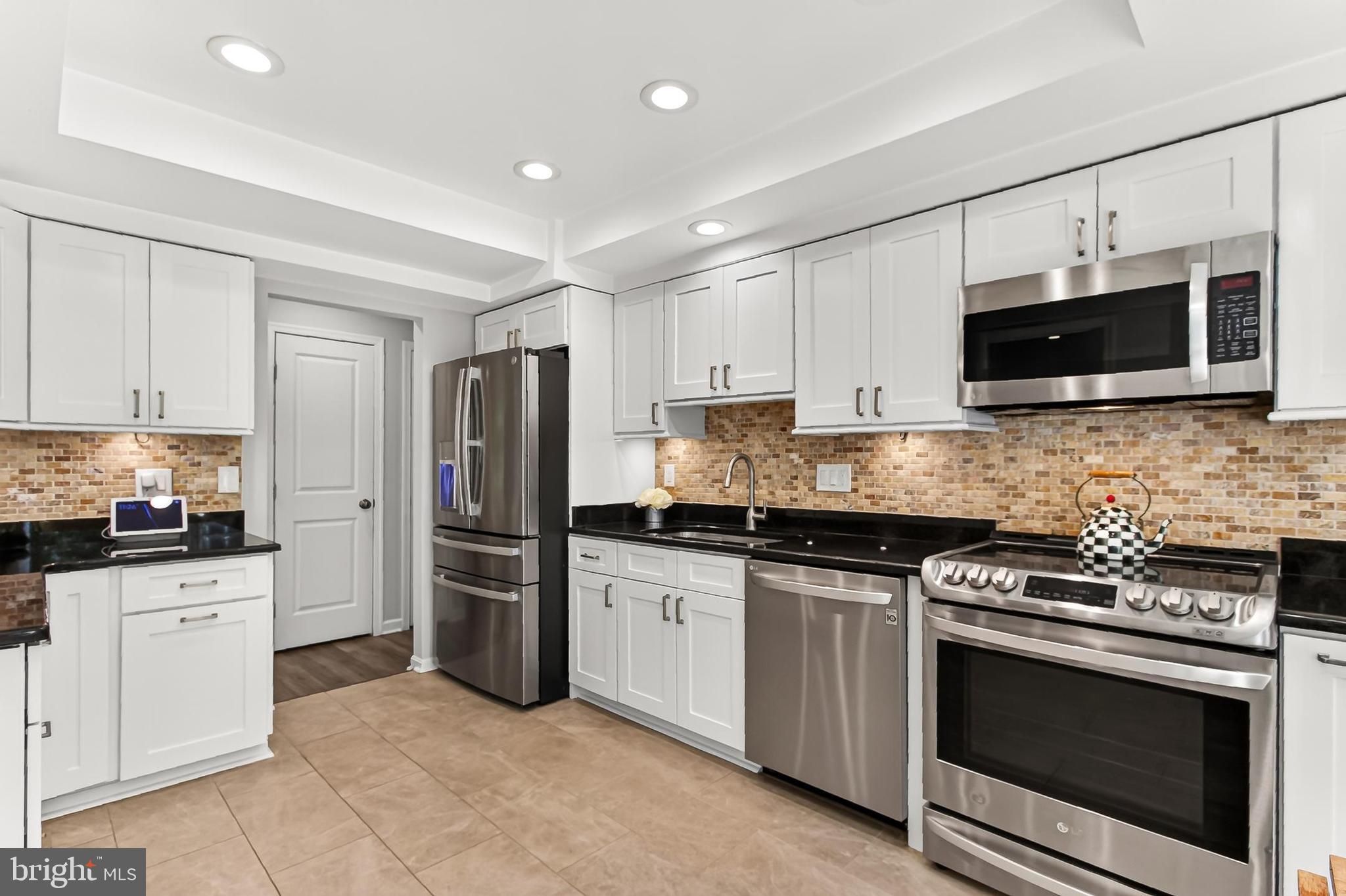 10319 Cardinal Road Fairfax, VA 22030 - Photo 14 of 60 Gallery Image 14