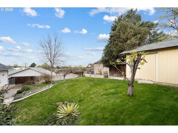 $434,750 | 325 Southeast 9th Drive, Hermiston, OR 97838