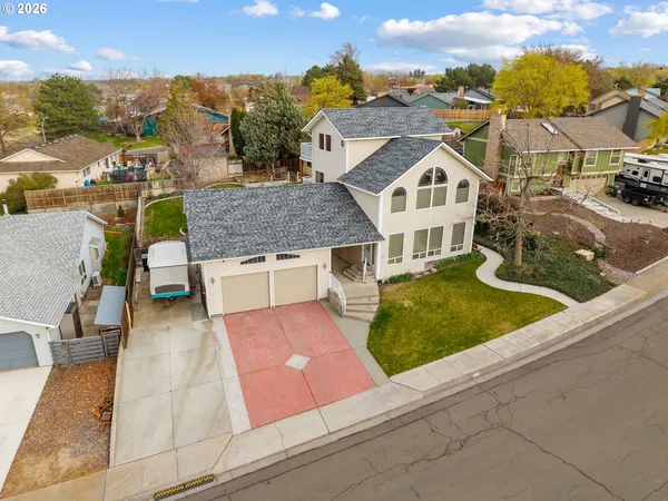 $434,750 | 325 Southeast 9th Drive, Hermiston, OR 97838