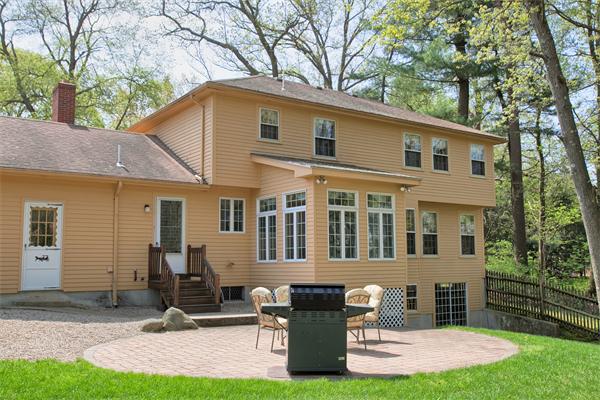 47 Dascomb Road Andover, MA 01810 - Photo 4 of 26 Gallery Image 4