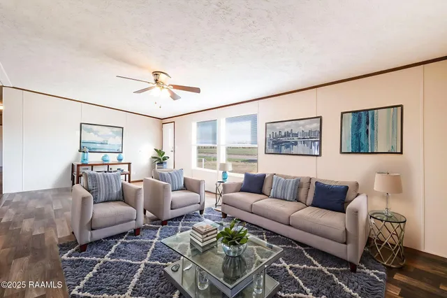 $179,900 | 692 Tom Schexnader Road, Opelousas, LA 70570