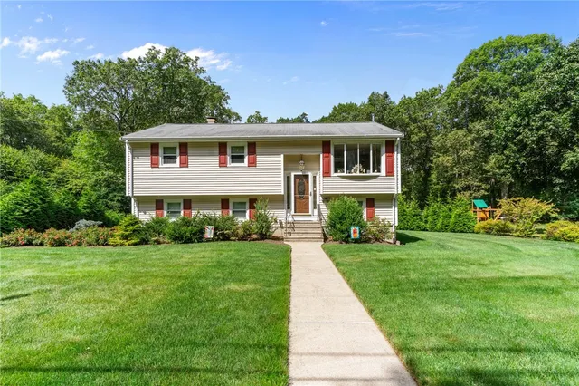 $499,000 | 4 Sharon Parkway, North Smithfield, RI 02896