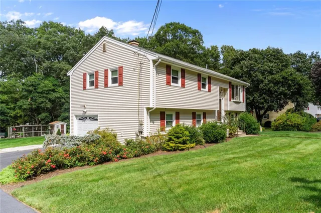 $499,000 | 4 Sharon Parkway, North Smithfield, RI 02896