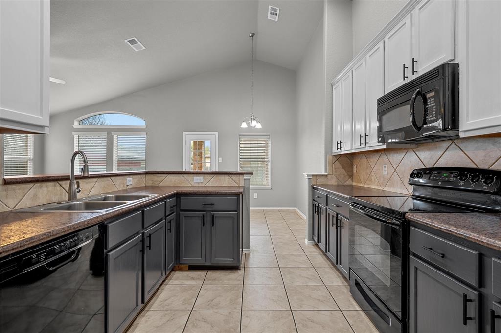 10248 Peony Lane Waco, TX 76708 - Photo 12 of 26