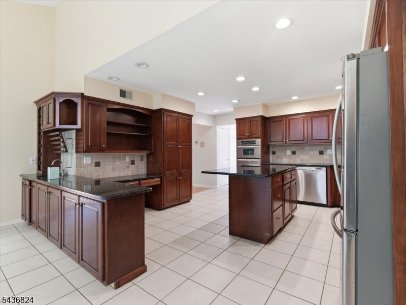 1079 Hoffman Road Bridgewater, NJ 08807 - Photo 16 of 50