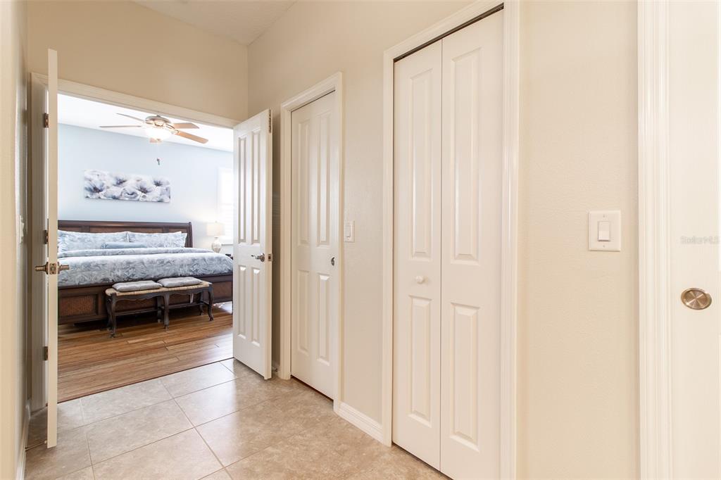 16123 Southwest 14th Avenue Road Ocala, FL 34473 - Photo 35 of 65 a en suite bathroom with a sink and a shower