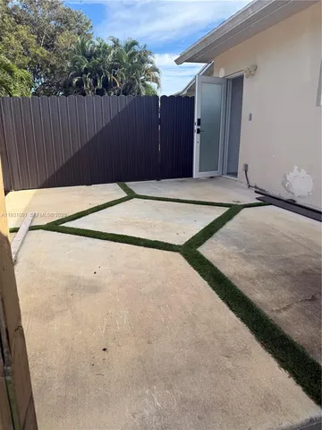 $1,600 | 2321 Northwest 85th Avenue, Unit 1, Pembroke Pines, FL 33024