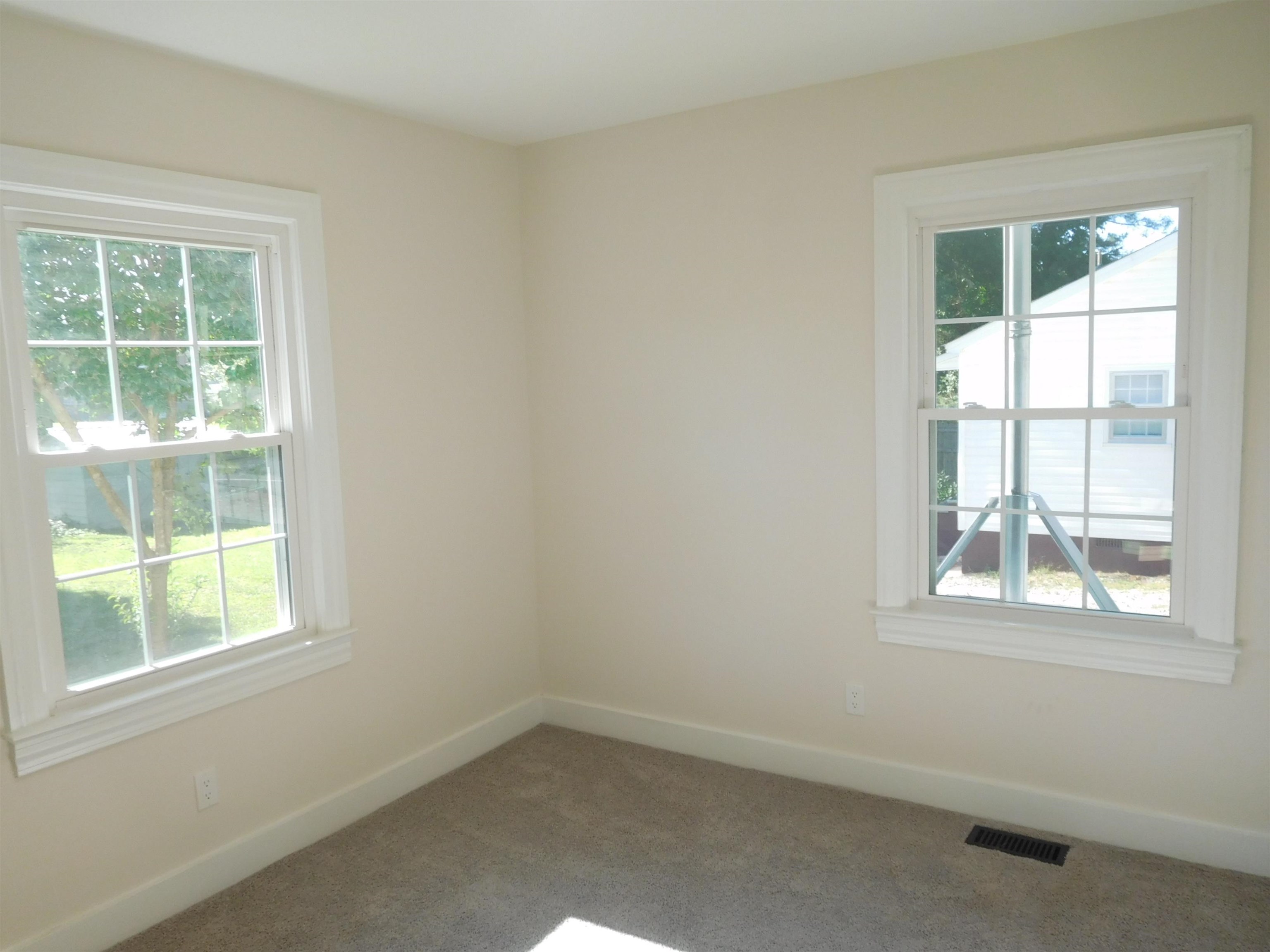 401 Thompson Street Gaffney, SC 29340 - Photo 14 of 21 Gallery Image 14