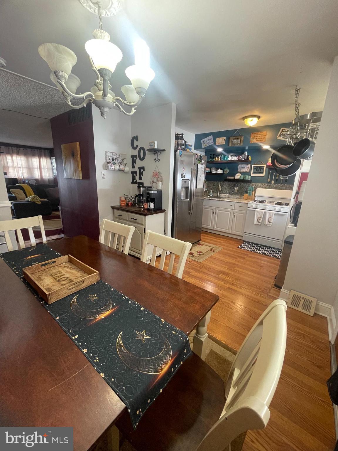 12123 Rambler Road Philadelphia, PA 19154 - Photo 8 of 28 Dining Room
