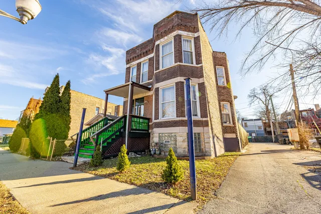 $425,000 | 643 West 54th Place, Chicago, IL 60609