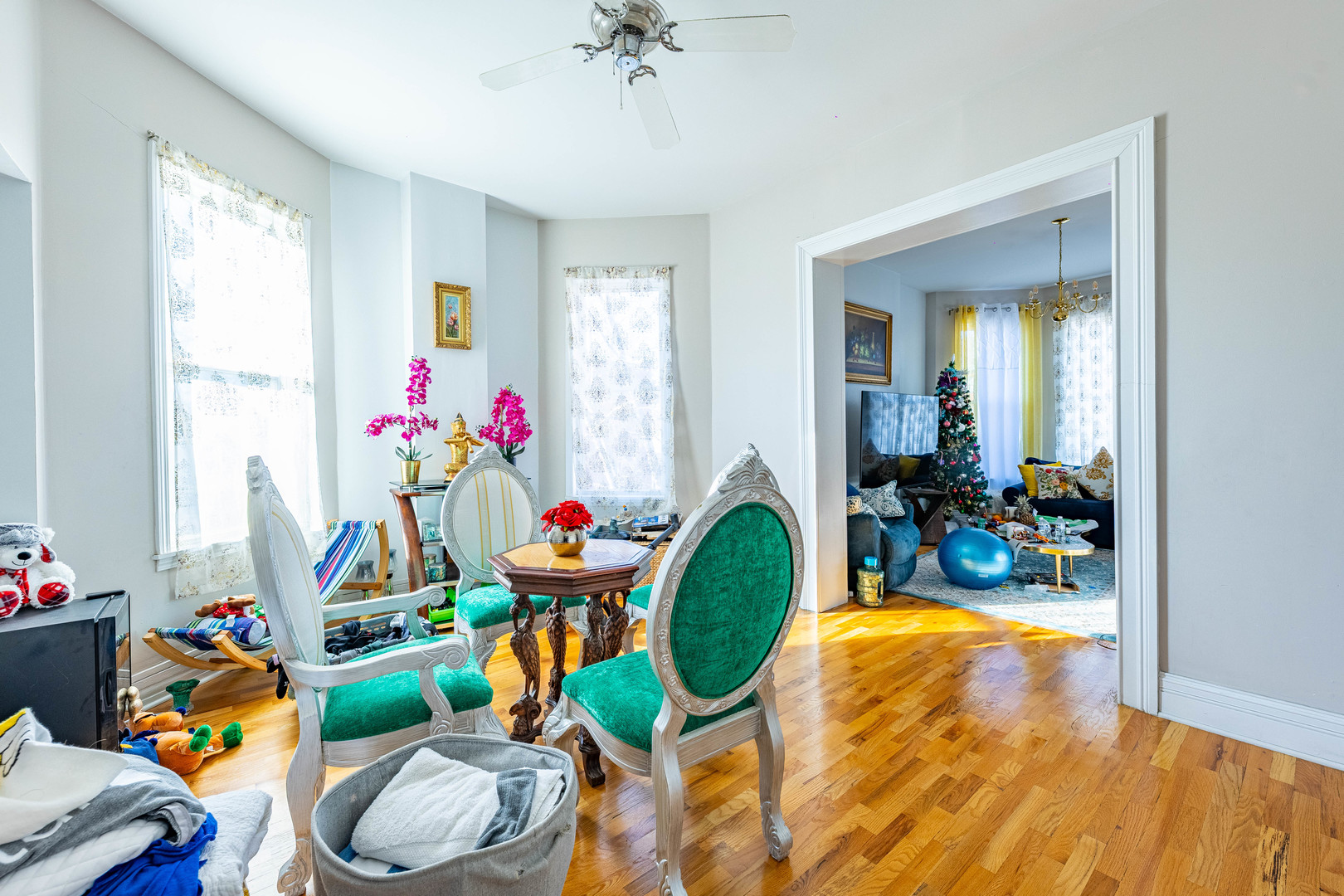 643 West 54th Place Chicago, IL 60609 - Photo 4 of 15