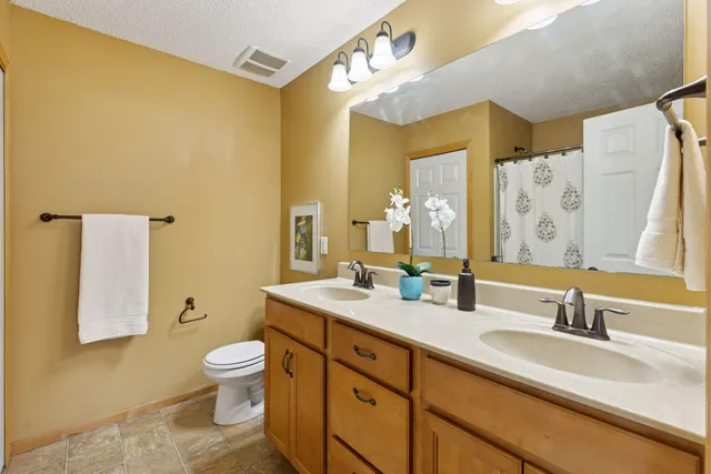 $329,900 | 9512 Scott Lane, Brooklyn Park, MN 55443