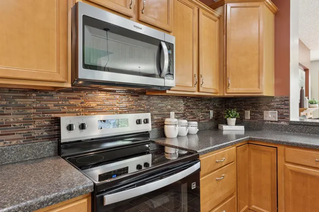 $329,900 | 9512 Scott Lane, Brooklyn Park, MN 55443