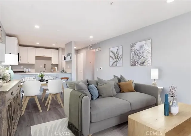 $385,000 | 450 East 4th Street, Unit 221, Santa Ana, CA 92701