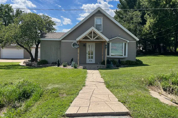 $230,000 | 316 Elm Street, Buffalo, IA 52728