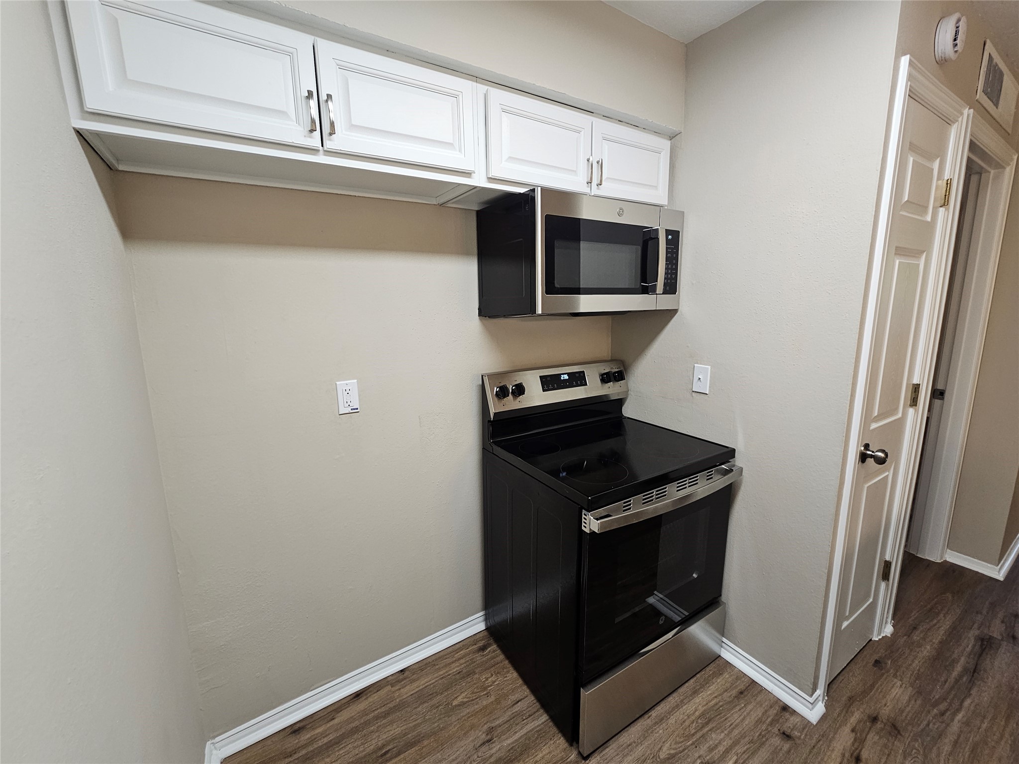 3224 Timmons Lane, Unit 128 Houston, TX 77027 - Photo 18 of 34
