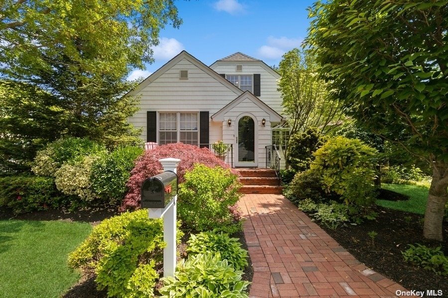 843 Monroe Drive, Centerport, NY 11721 Compass