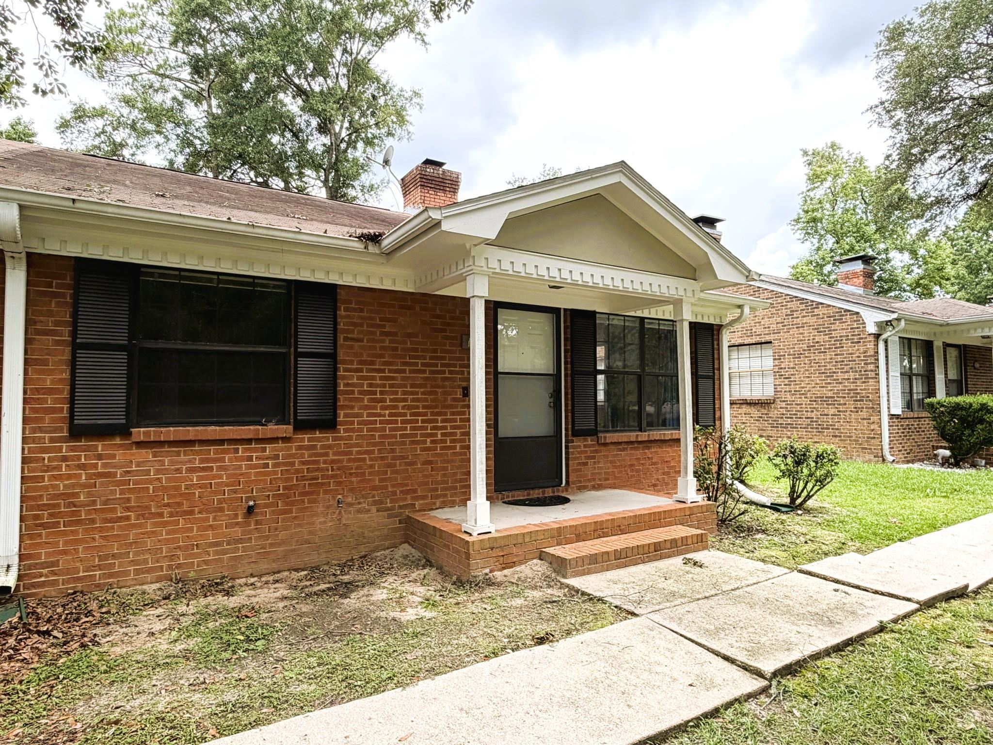 136 Belmont Road Tallahassee, FL 32301 - Photo 2 of 31
