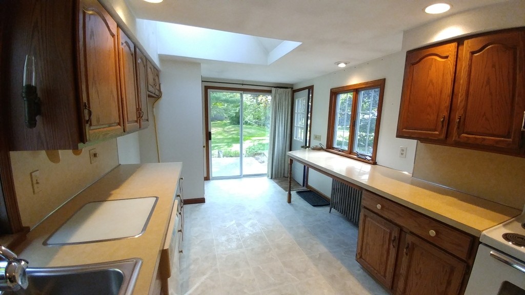 36 Dunbar Road Reading, MA 01867 - Photo 5 of 27 Gallery Image 5