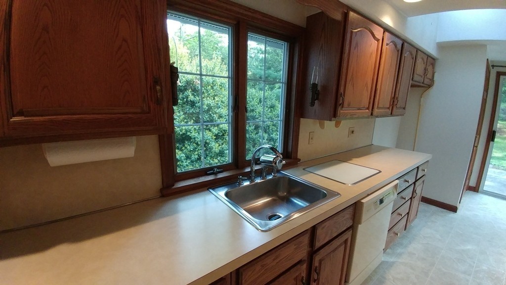 36 Dunbar Road Reading, MA 01867 - Photo 9 of 27 Gallery Image 9