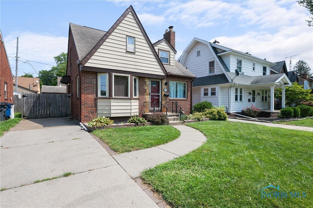 3948 Elmhurst Road Toledo, OH 43613 - Photo 2 of 33 Gallery Image 2