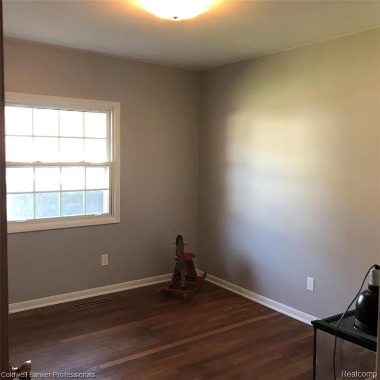 1400 Williamsburg Road Flint, MI 48507 - Photo 19 of 31
