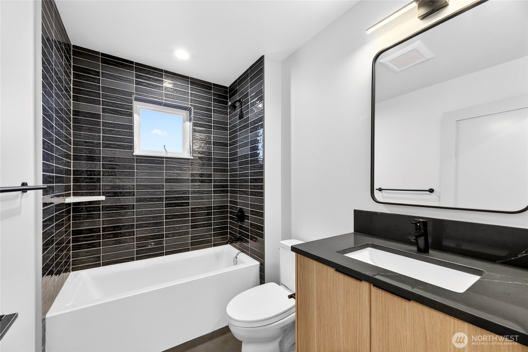 4144 44th Avenue Southwest Seattle, WA 98116 - Photo 18 of 35