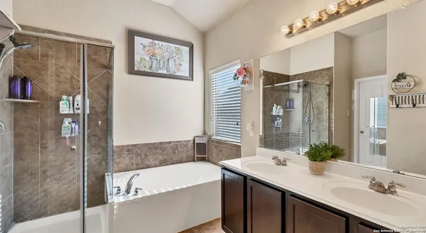 $1,800 | 11323 Oaks Hike, San Antonio, TX 78245