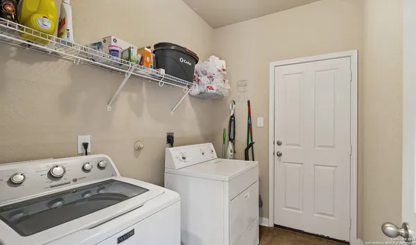 $1,800 | 11323 Oaks Hike, San Antonio, TX 78245