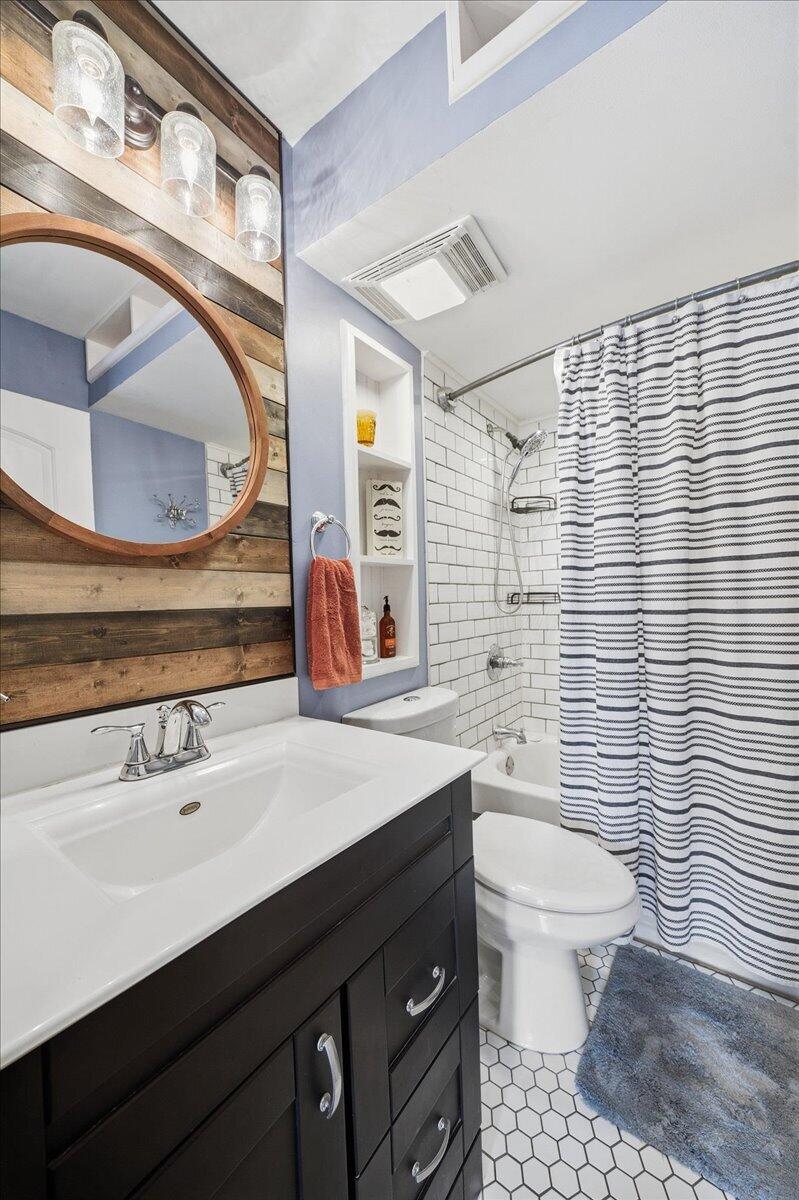 607 Oak Street Valparaiso, IN 46383 - Photo 13 of 32 799x1200