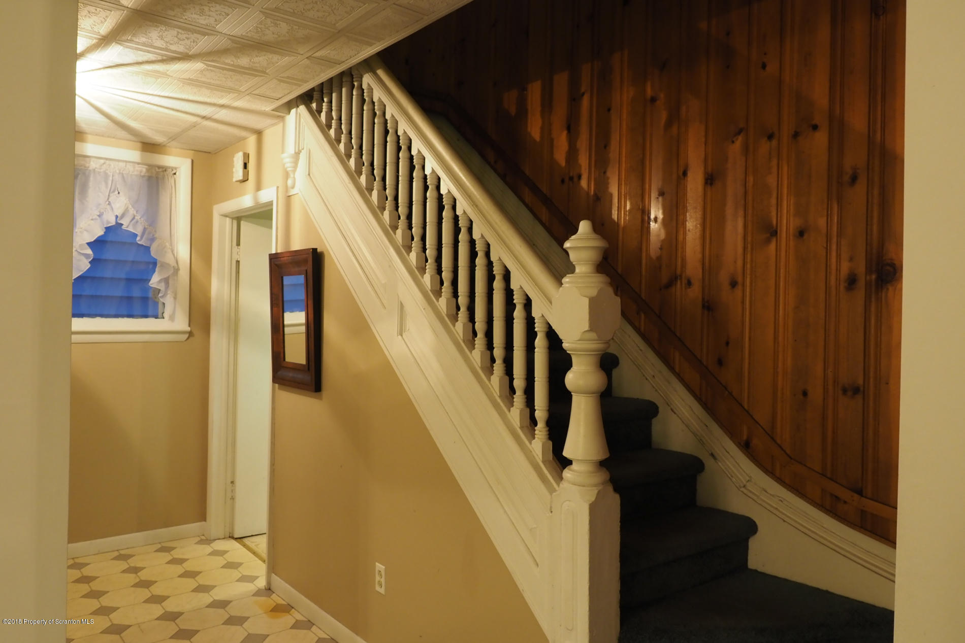 824 Green Ridge Street Scranton, PA 18509 - Photo 9 of 17 a view of entryway