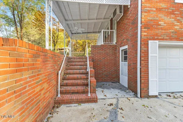 $319,900 | 188 Arlington Drive, Johnson City, TN 37601