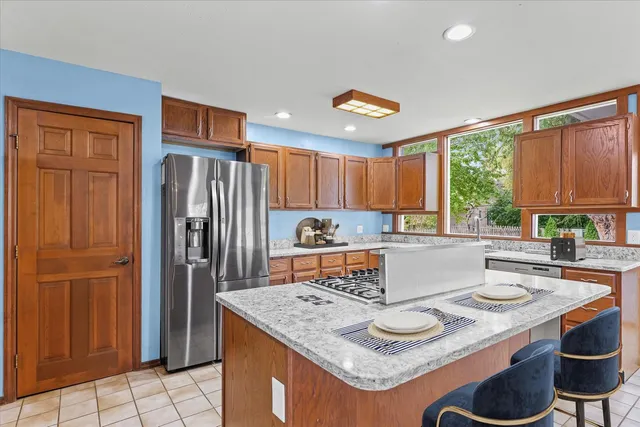 $384,900 | 2401 Lakewood Drive, Champaign, IL 61822