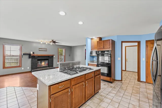$384,900 | 2401 Lakewood Drive, Champaign, IL 61822