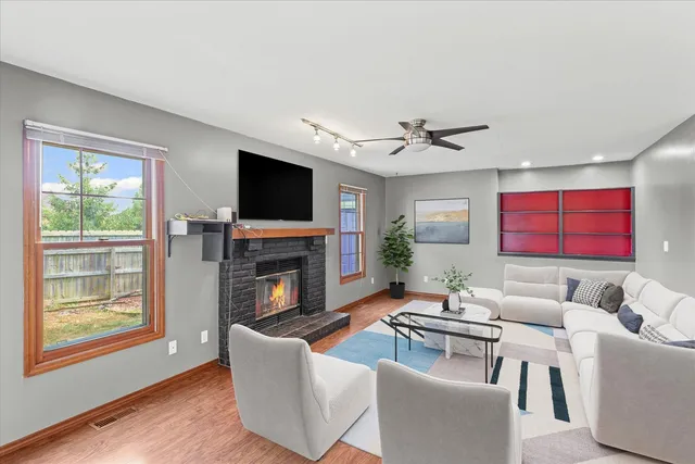 $384,900 | 2401 Lakewood Drive, Champaign, IL 61822