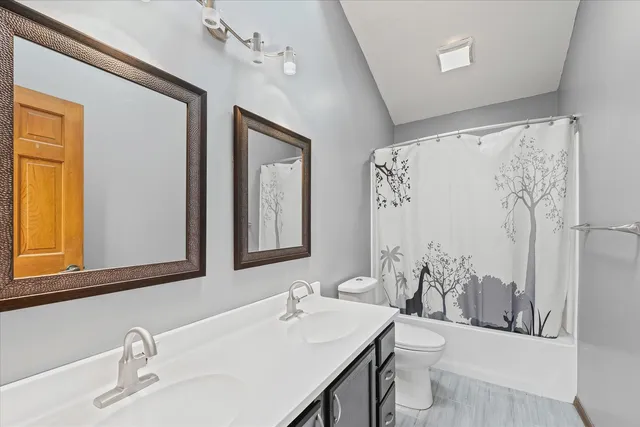 $384,900 | 2401 Lakewood Drive, Champaign, IL 61822