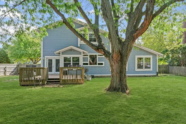 $384,900 | 2401 Lakewood Drive, Champaign, IL 61822