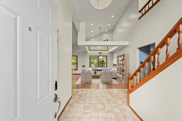 $384,900 | 2401 Lakewood Drive, Champaign, IL 61822