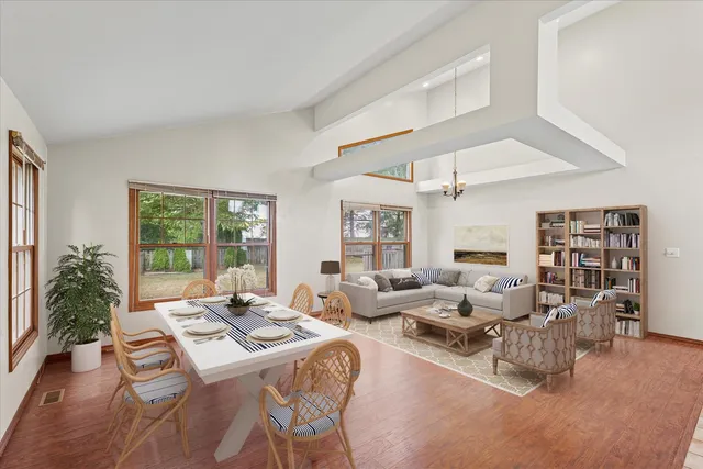 $384,900 | 2401 Lakewood Drive, Champaign, IL 61822