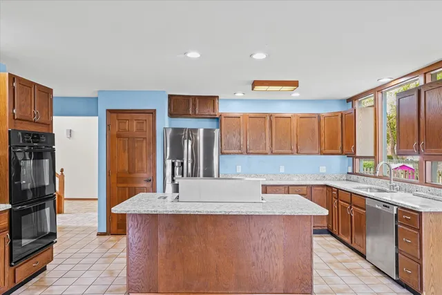 $384,900 | 2401 Lakewood Drive, Champaign, IL 61822