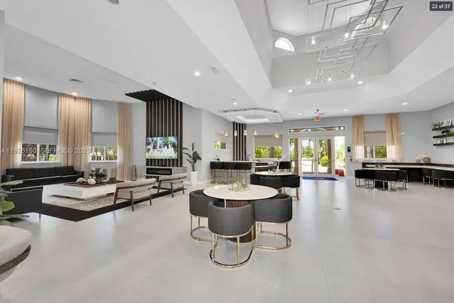 $3,900 | Lakes of Western Pines, Pembroke Pines, FL 33028