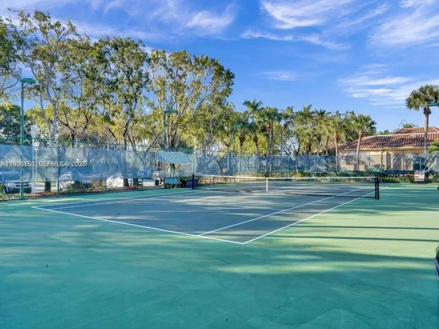 $3,900 | Lakes of Western Pines, Pembroke Pines, FL 33028