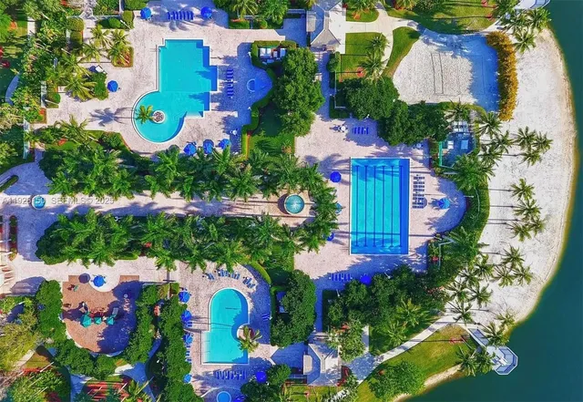 $3,900 | Lakes of Western Pines, Pembroke Pines, FL 33028