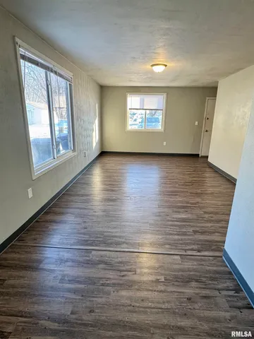 $1,150 | 902 39th St Court, Moline, IL 61265