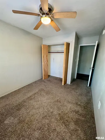 $1,150 | 902 39th St Court, Moline, IL 61265