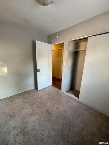 $1,150 | 902 39th St Court, Moline, IL 61265