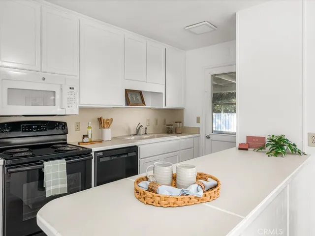 $1,499,888 | 2110 Monterey Street, Santa Barbara, CA 93101